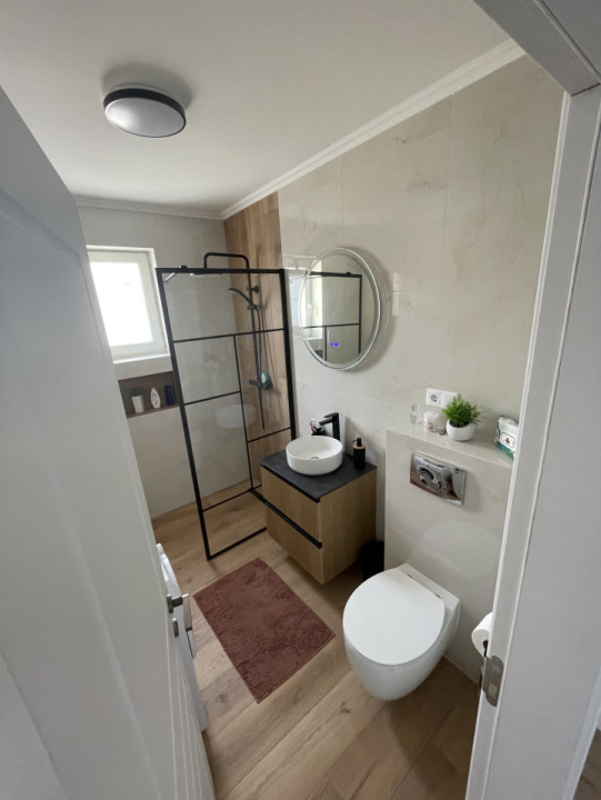 Nou, 3 camere centrul Florestiului mobilat si utilat