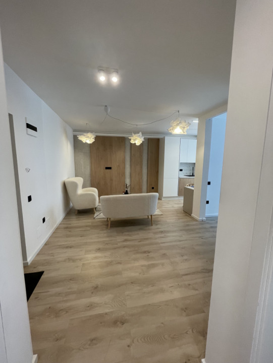 Inchiriere apartament 3 camere, cu garaj subteran in centrul Florestiului