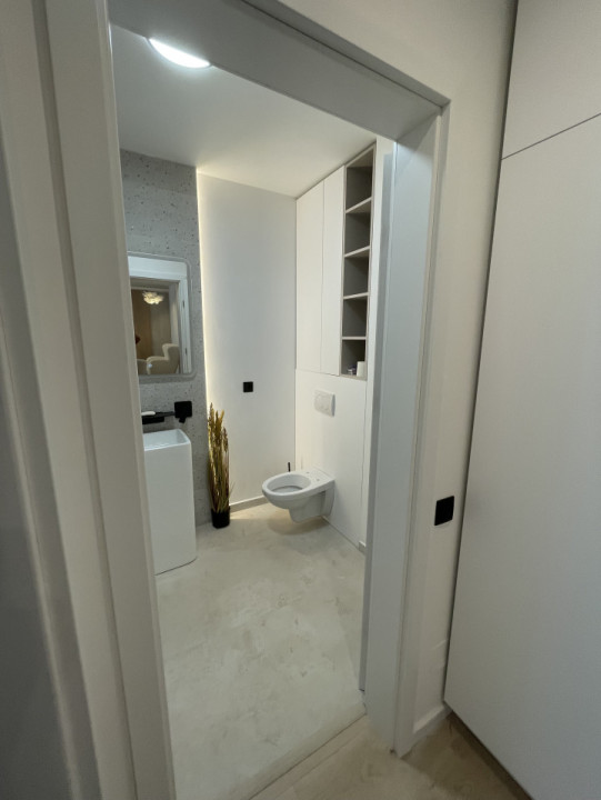 Inchiriere apartament 3 camere, cu garaj subteran in centrul Florestiului