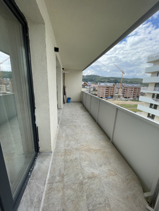 Inchiriere apartament 3 camere, cu garaj subteran in centrul Florestiului