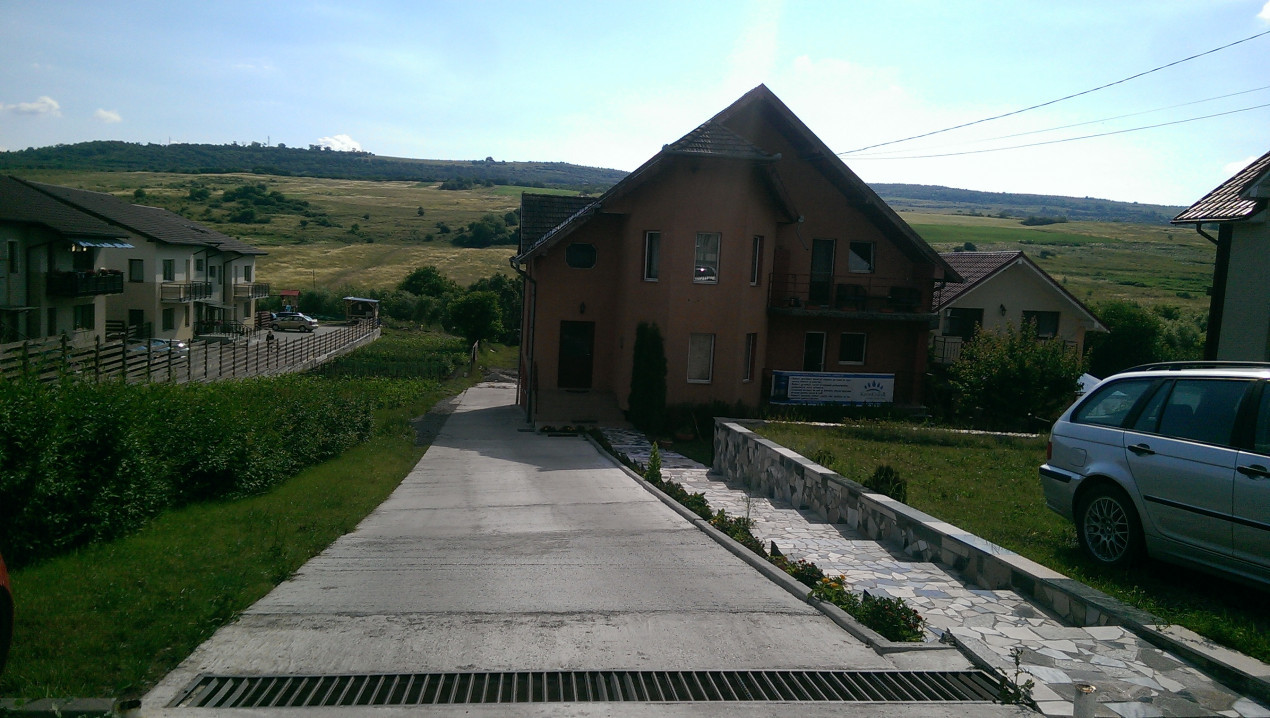 Casa pe 3 niveluri de vanzare in zona Iris