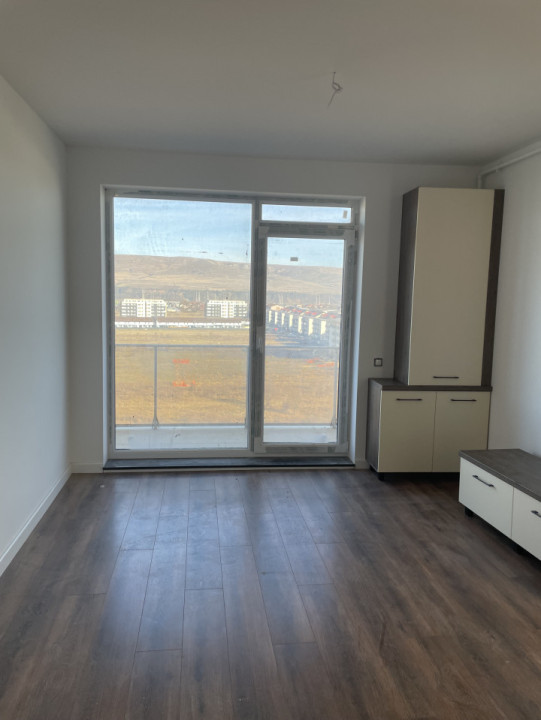 Apartament 3 camere finisat, mobilat partial pe Sesul de Sus