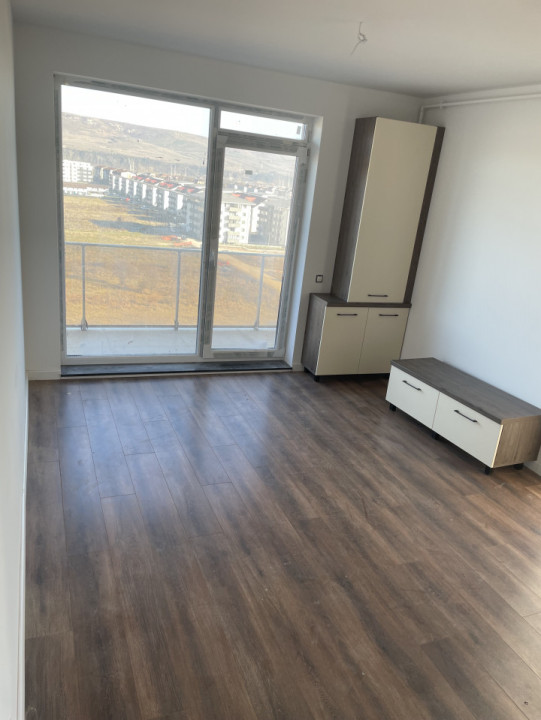 Apartament 3 camere finisat, mobilat partial pe Sesul de Sus