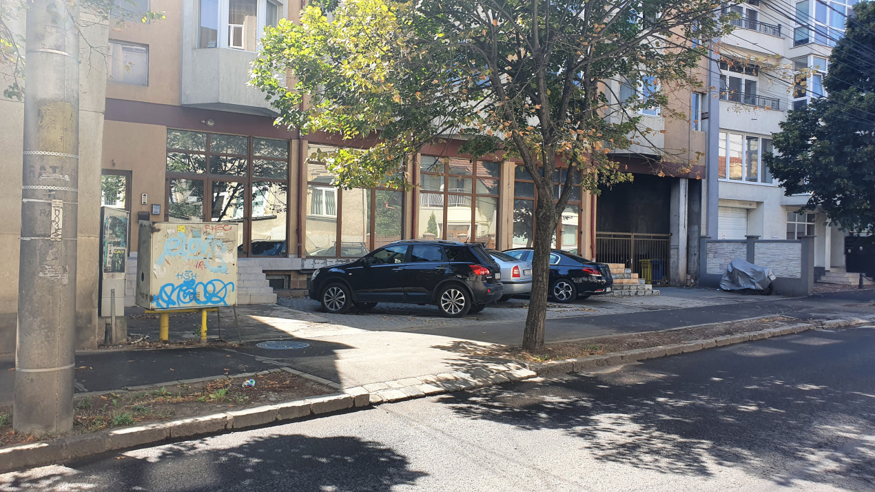Spatiu comercial pe doua nivele zona Garii de vanzare