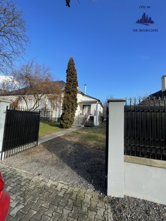 Casă istorică în Reghin, 310 mp utili + teren 5.755 mp, zonă centrală