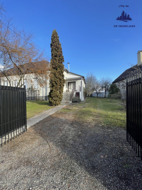 Casă istorică în Reghin, 310 mp utili + teren 5.755 mp, zonă centrală