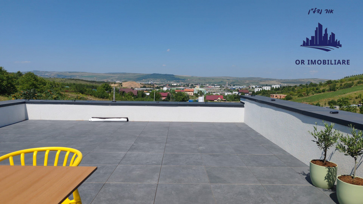 🏡 Două case sub același acoperiș – locul perfect pentru două generații! 💫