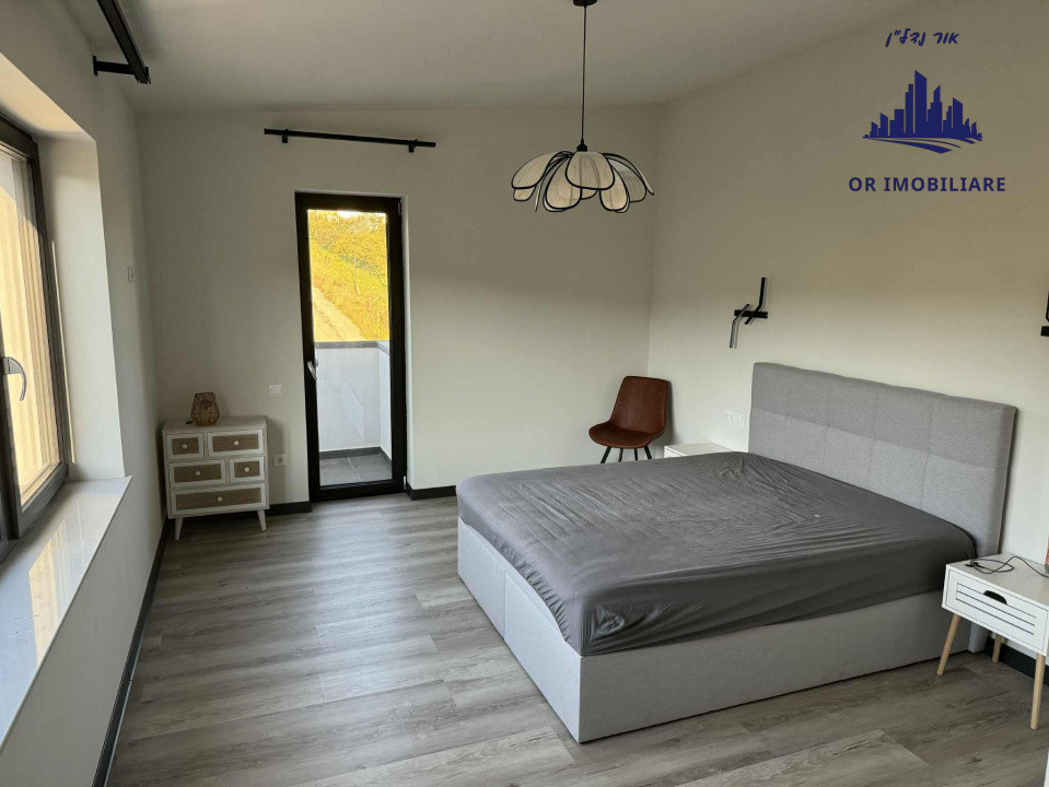 🏡 Două case sub același acoperiș – locul perfect pentru două generații! 💫