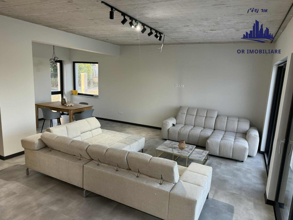 🏡 Două case sub același acoperiș – locul perfect pentru două generații! 💫