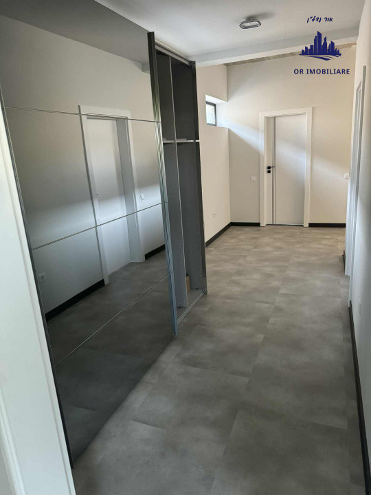 🏡 Două case sub același acoperiș – locul perfect pentru două generații! 💫