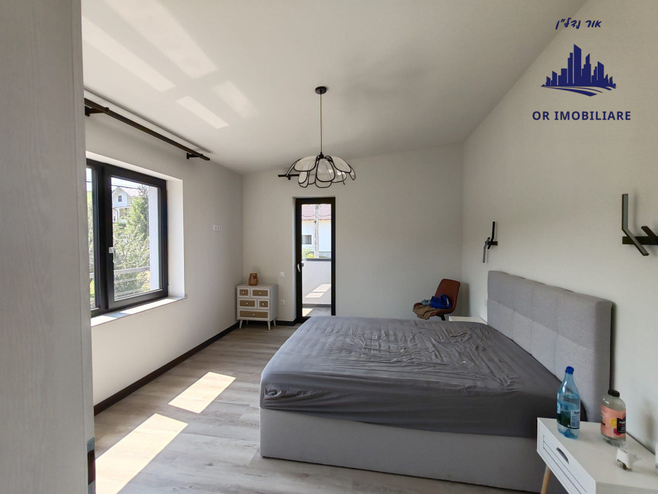 🏡 Două case sub același acoperiș – locul perfect pentru două generații! 💫