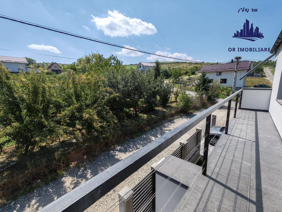 🏡 Două case sub același acoperiș – locul perfect pentru două generații! 💫