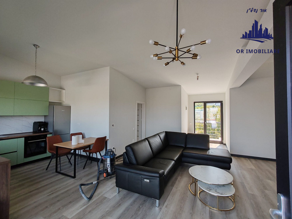 🏡 Două case sub același acoperiș – locul perfect pentru două generații! 💫