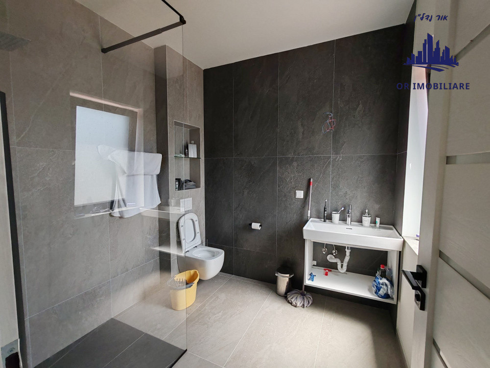 🏡 Două case sub același acoperiș – locul perfect pentru două generații! 💫