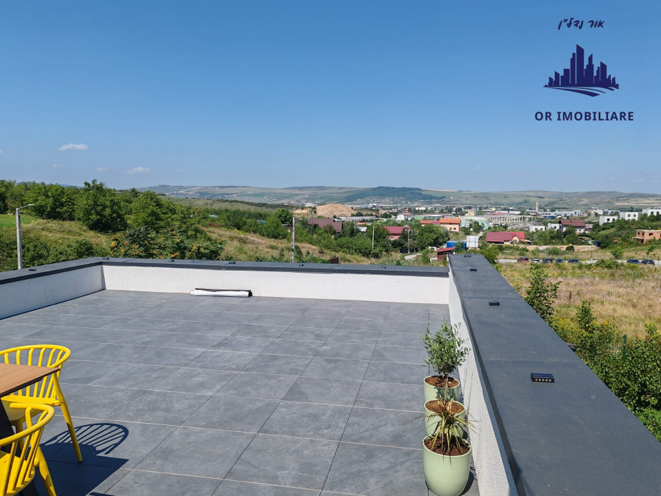 🏡 Două case sub același acoperiș – locul perfect pentru două generații! 💫